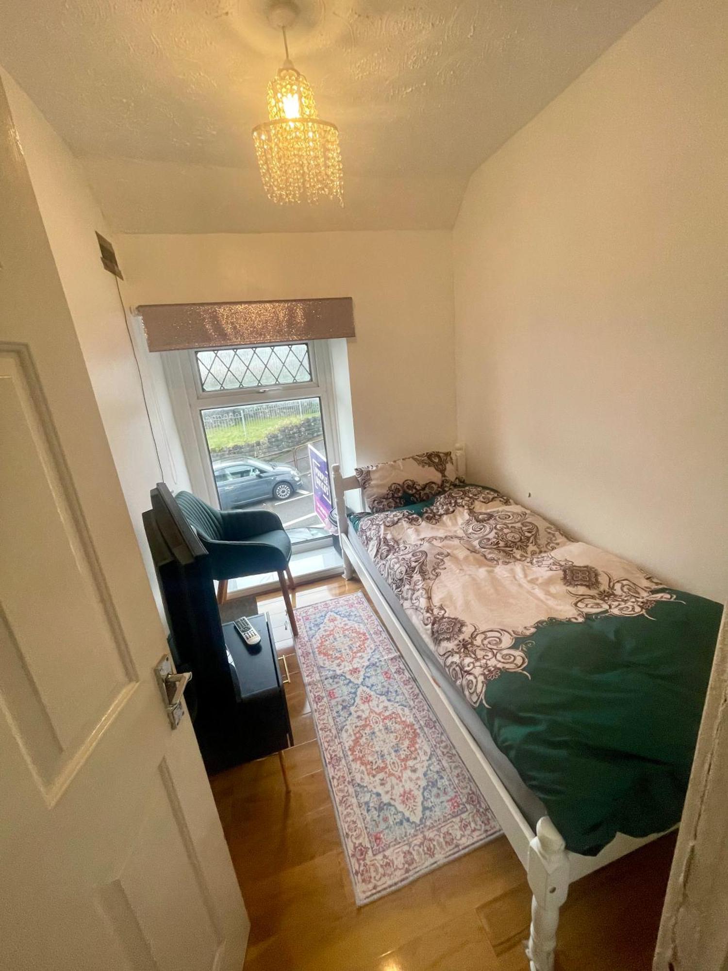Single Bed In A Peaceful House In Morriston Daire Dış mekan fotoğraf